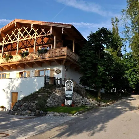 Chalet Beech Modern Retreat