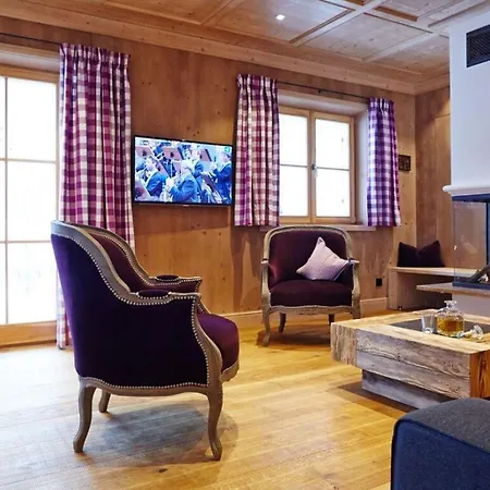 Beech Modern Retreat Chalet